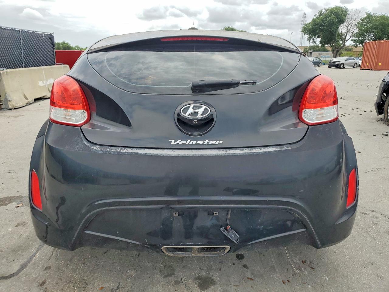 Hyundai Veloster V Value Edition