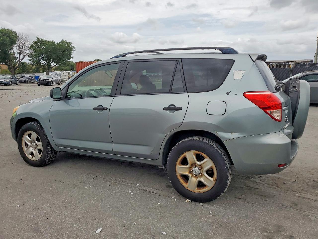 Toyota RAV4 Base