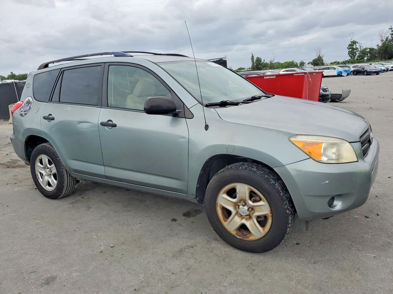 Toyota RAV4 Base