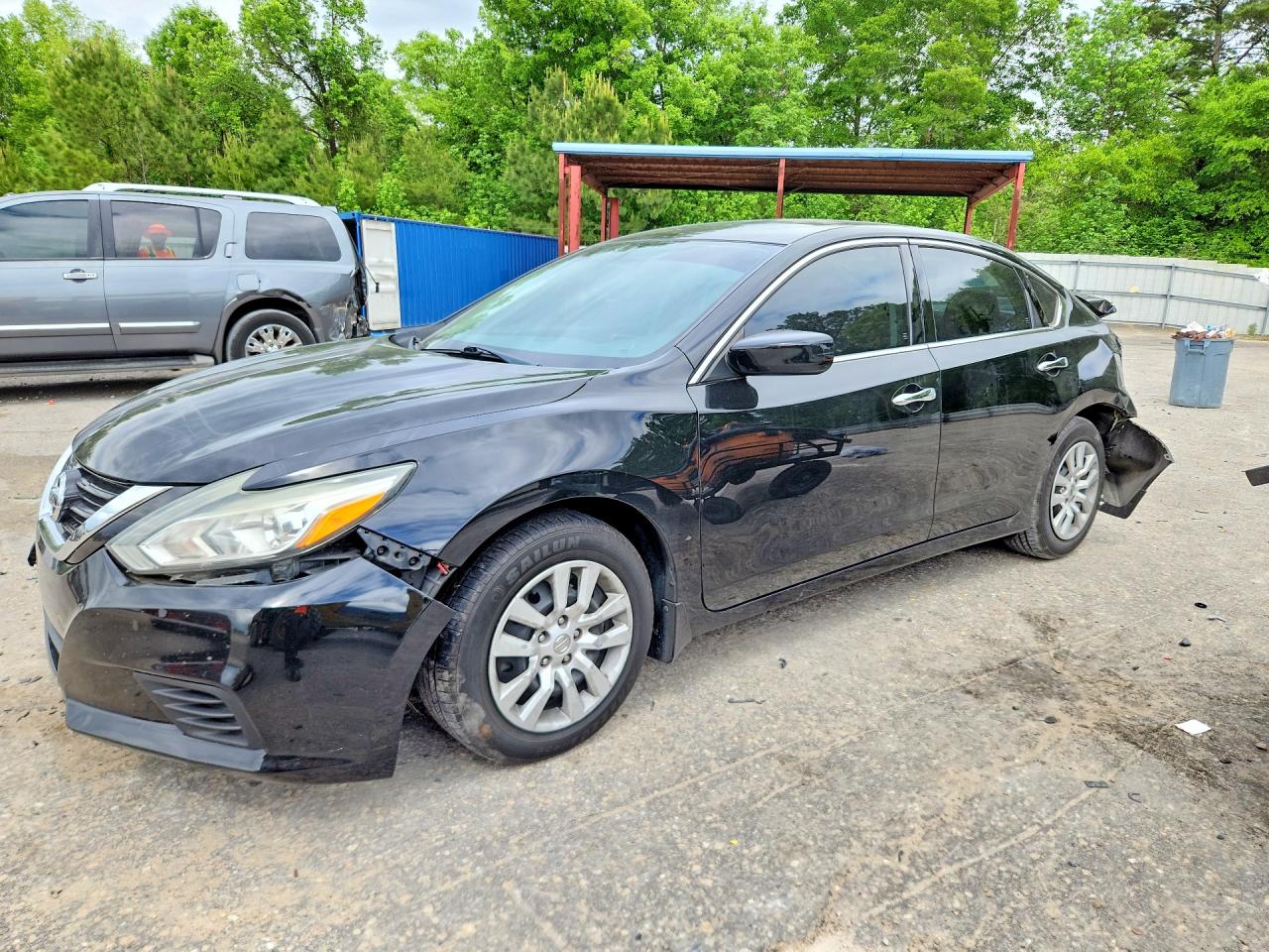 Salvage Nissan Altima Image