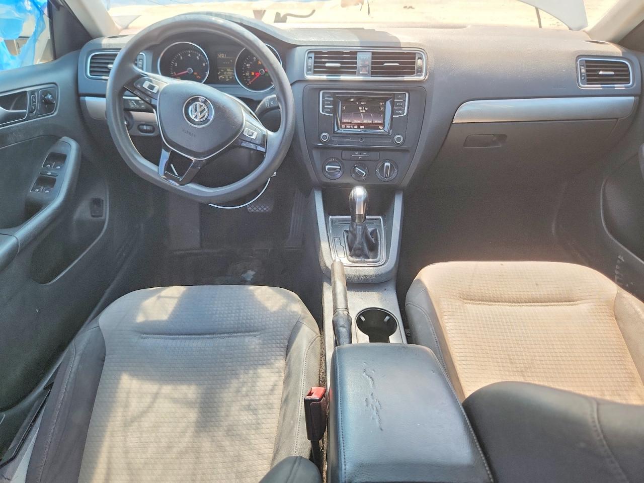 Volkswagen Jetta S