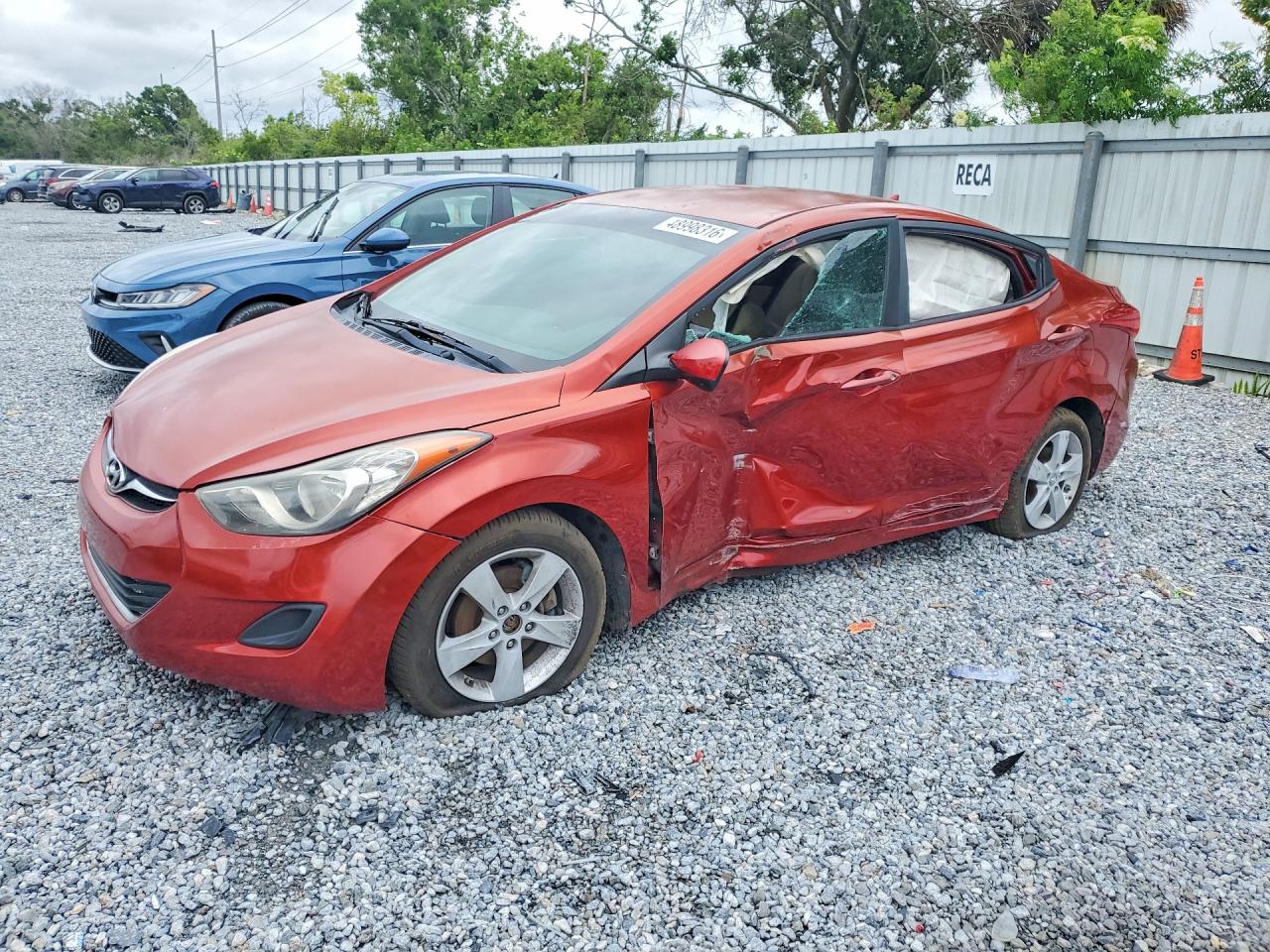 Salvage Hyundai ELANTRA Image