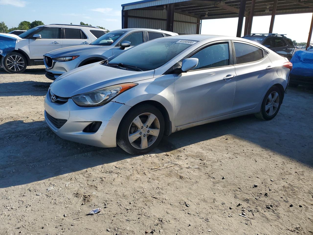 Salvage Hyundai ELANTRA Image