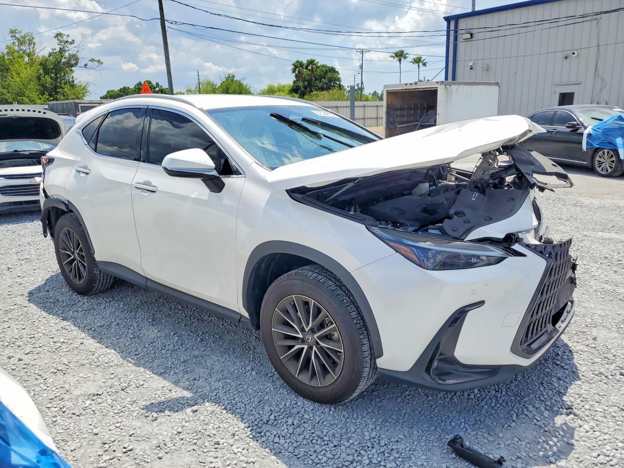 Lexus NX Base