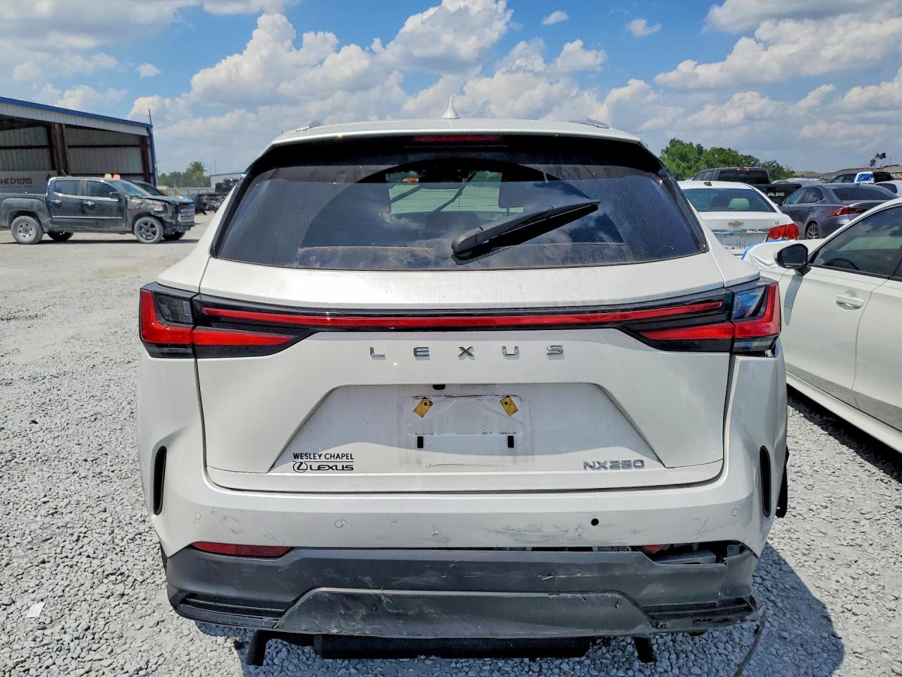 Lexus NX Base
