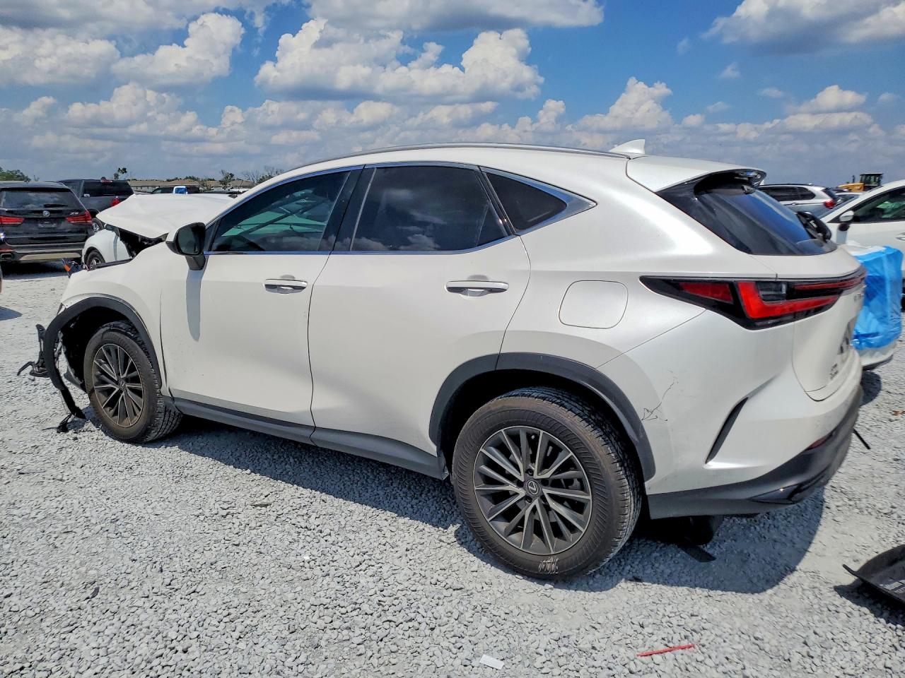 Lexus NX Base