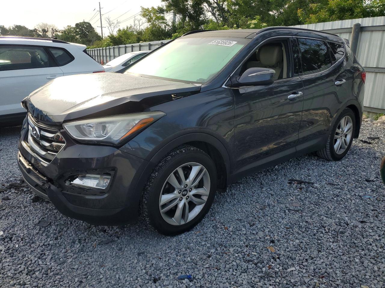Salvage Hyundai SANTA FE Image