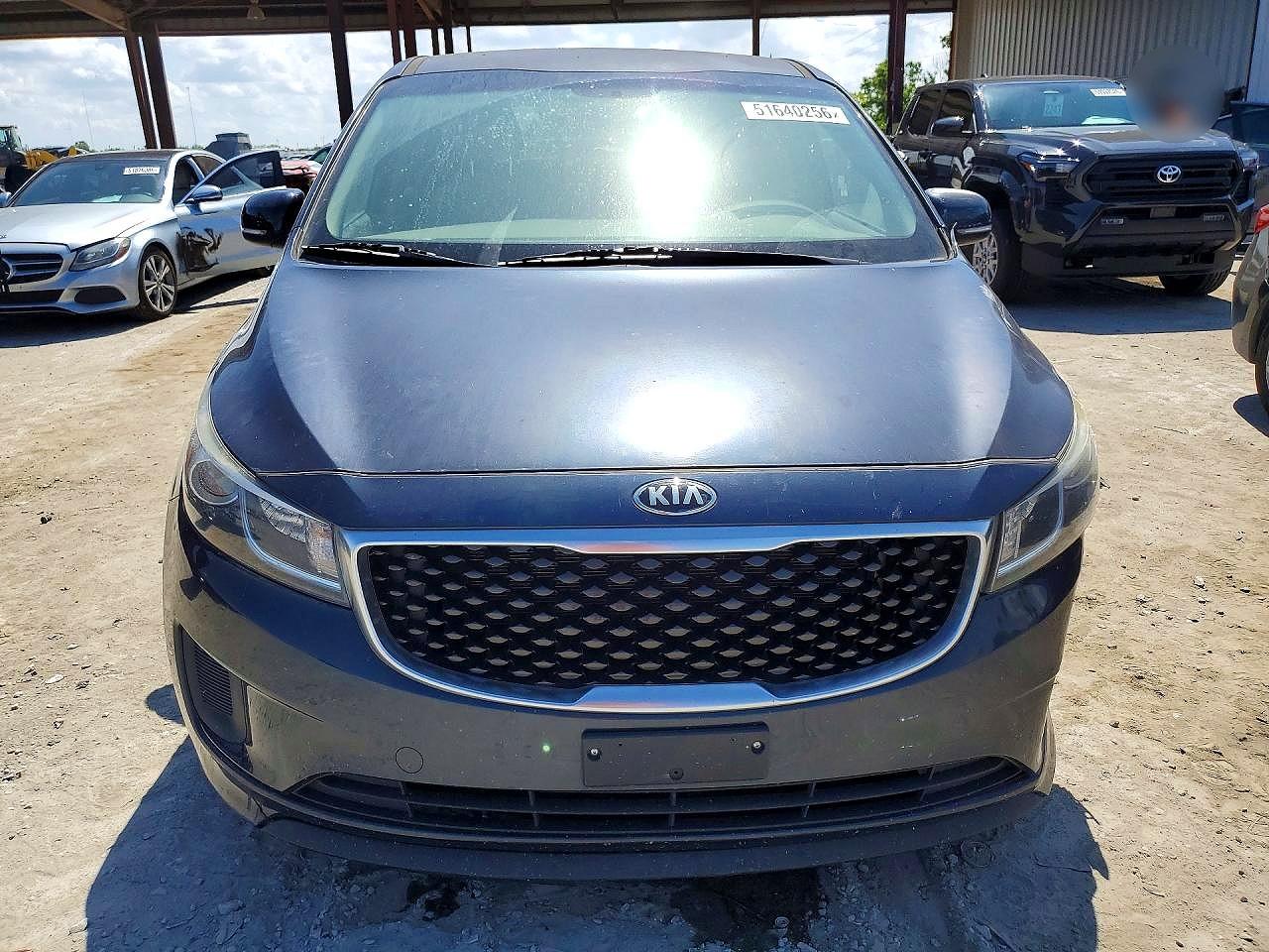 Kia Sedona Lx