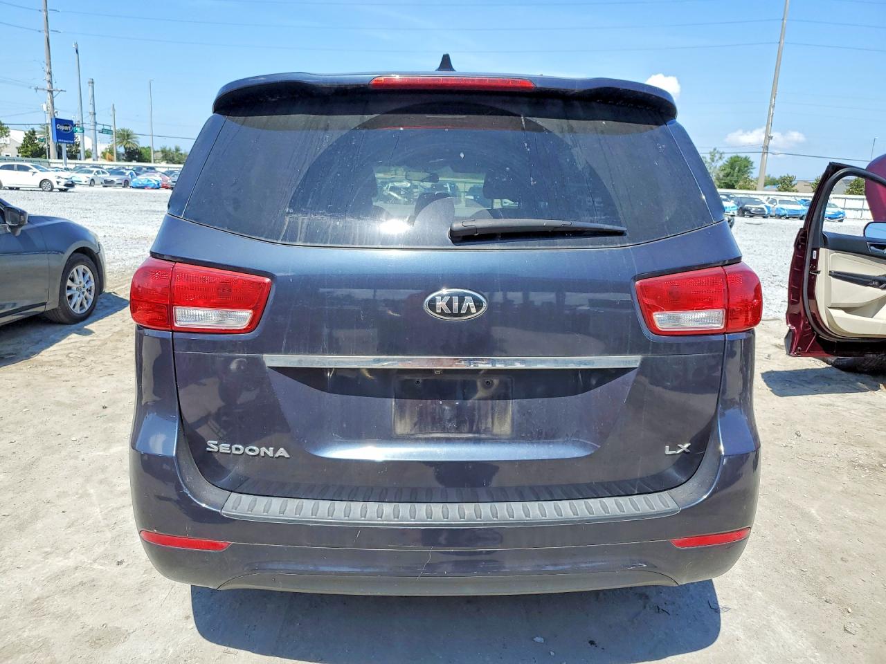 Kia Sedona Lx