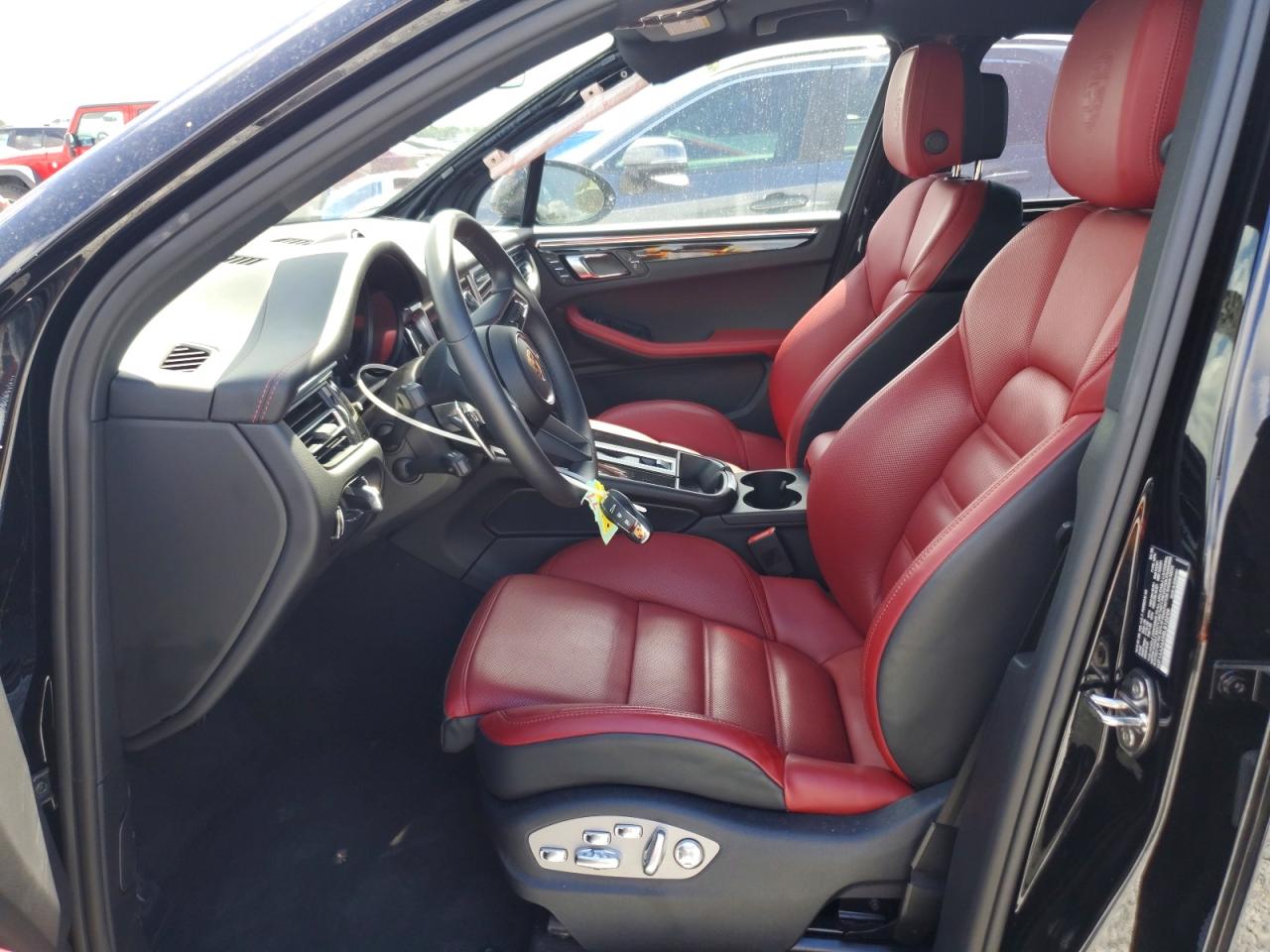 Porsche Macan Base