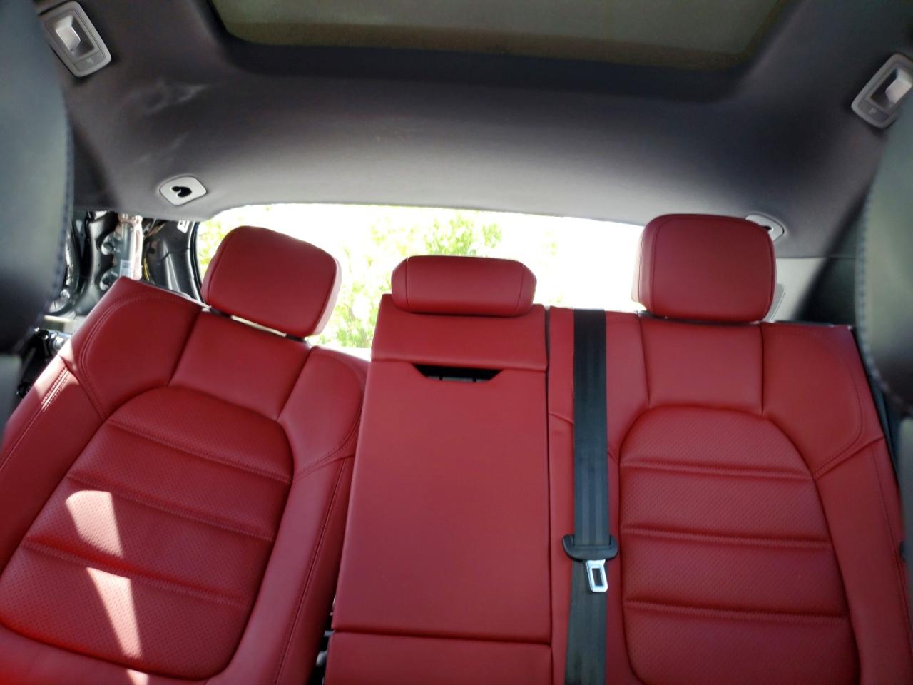 Porsche Macan Base