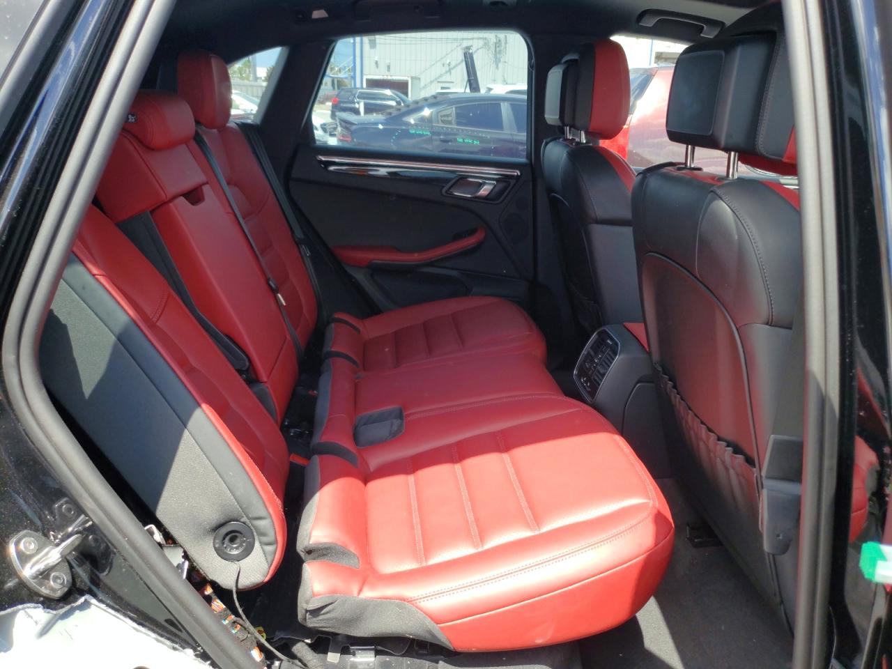Porsche Macan Base
