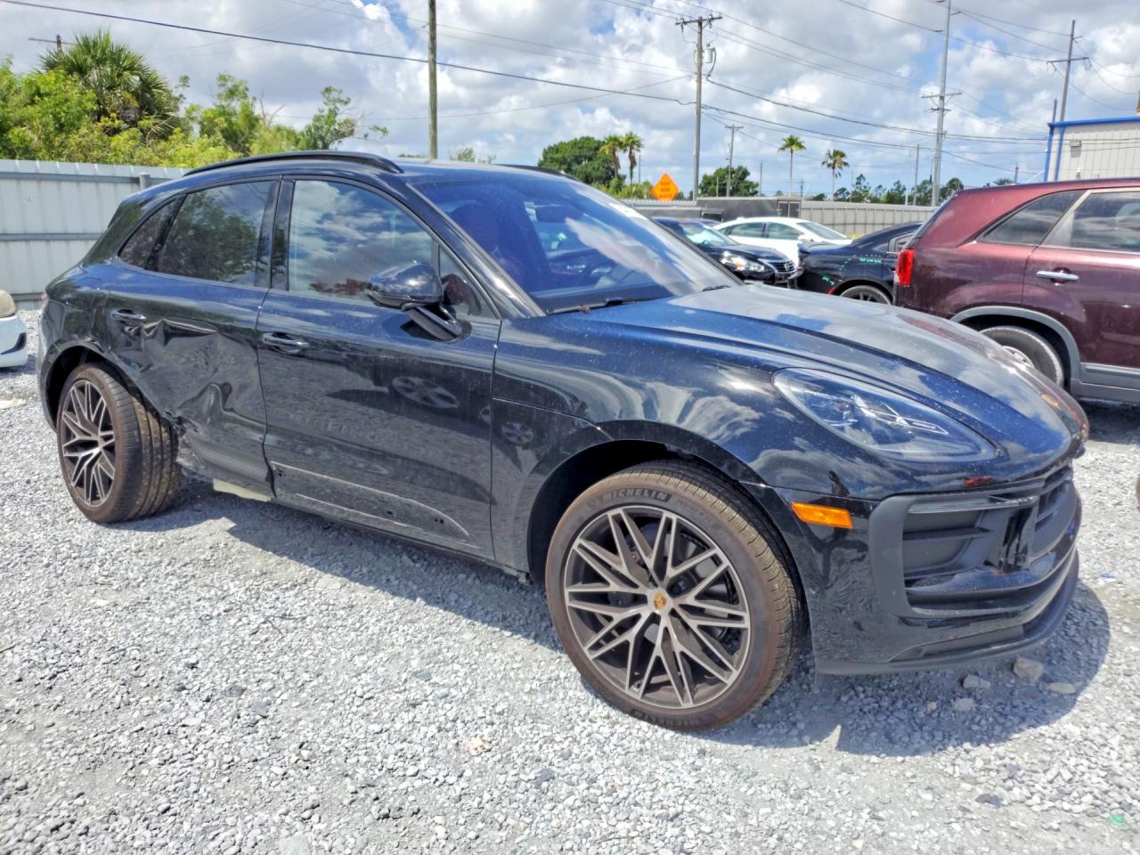 Porsche Macan Base