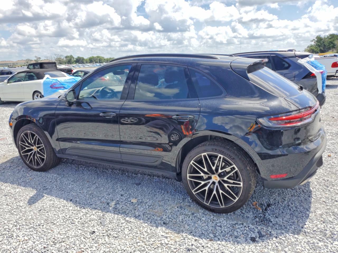 Porsche Macan Base