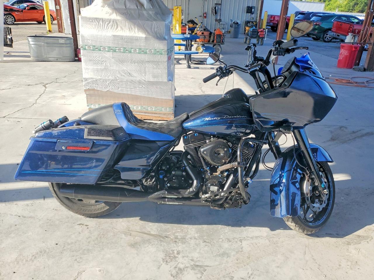 Salvage Harley-Davidson Fl Image