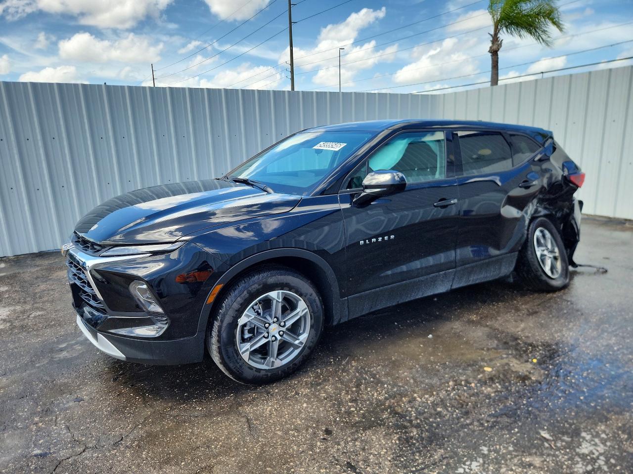 Salvage Chevrolet Blazer Image