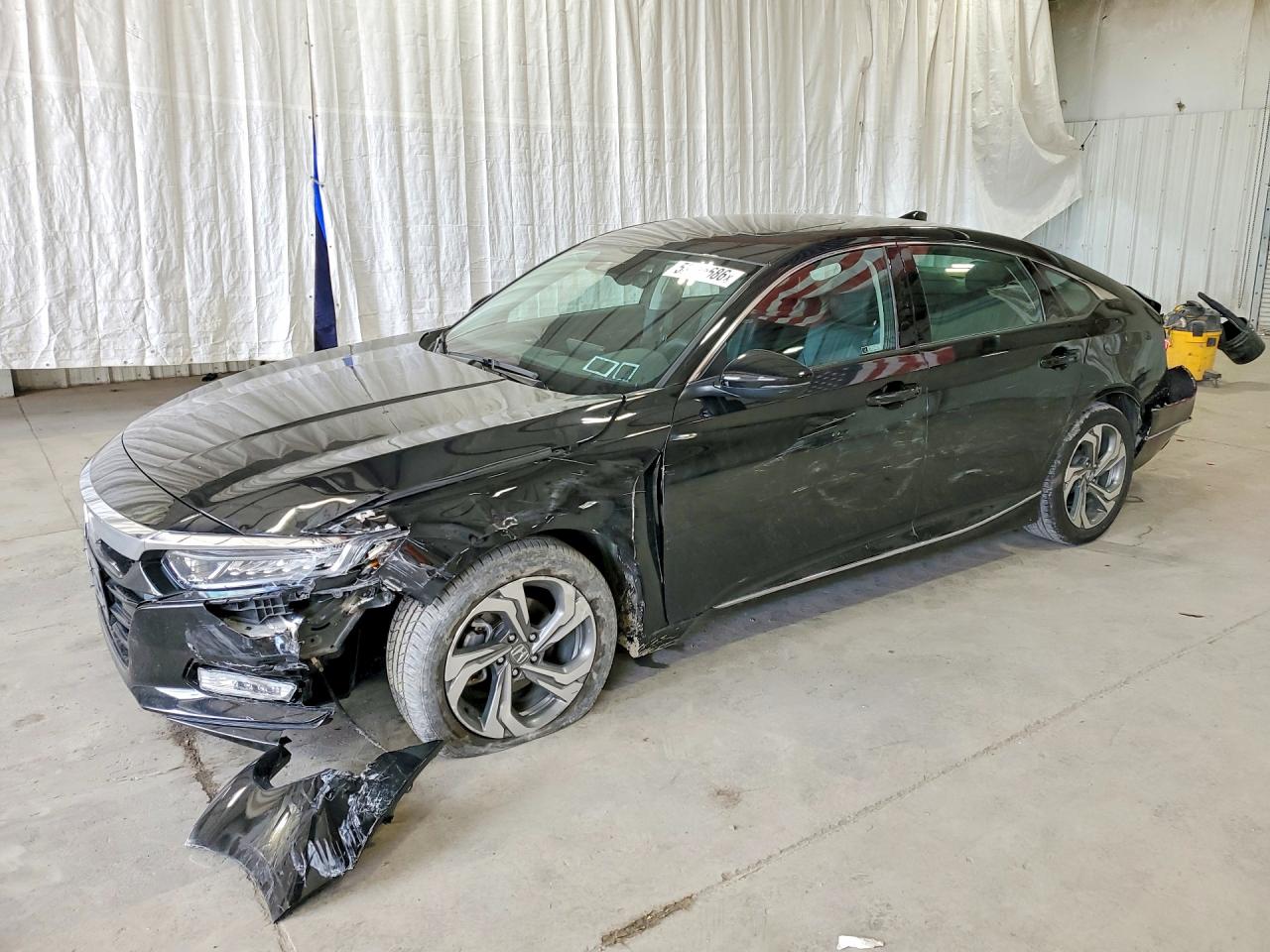 Salvage Honda Accord Image