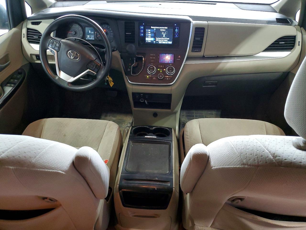 Toyota Sienna Le