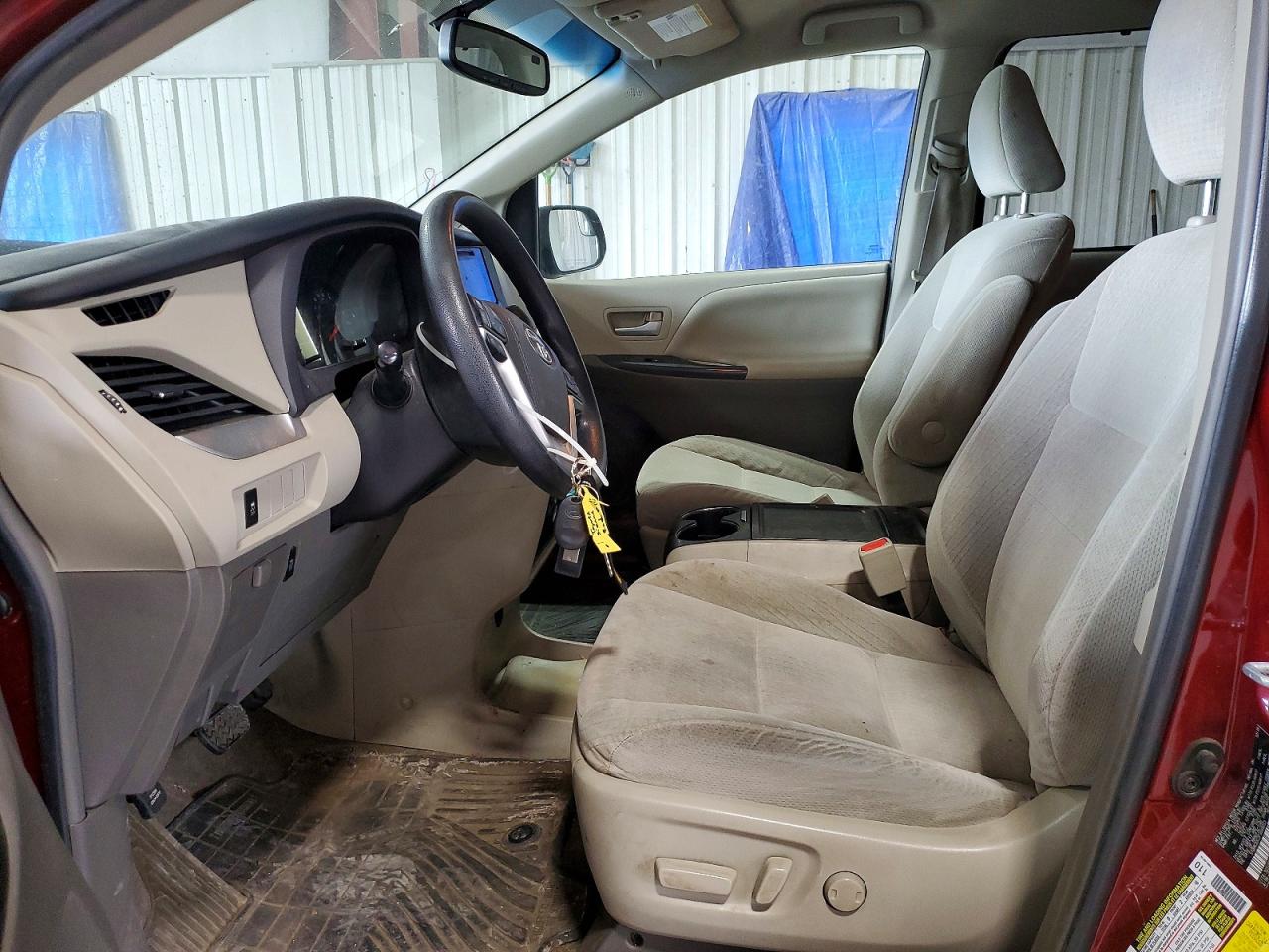 Toyota Sienna Le