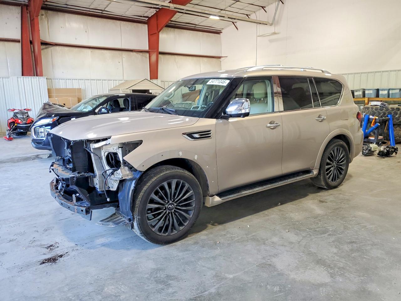 Salvage INFINITI Qx Image