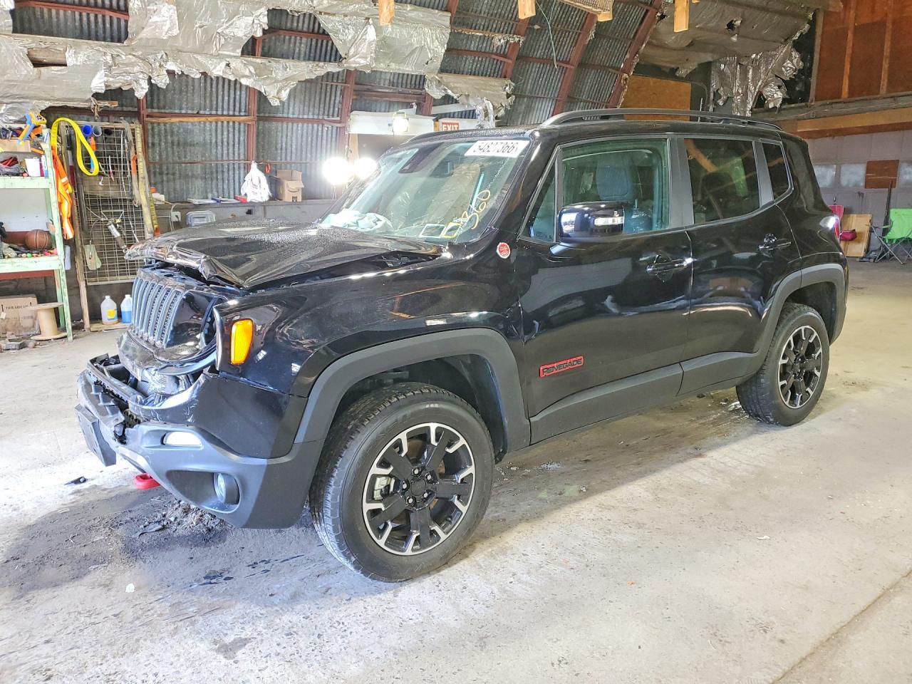 Salvage Jeep Renegade Image