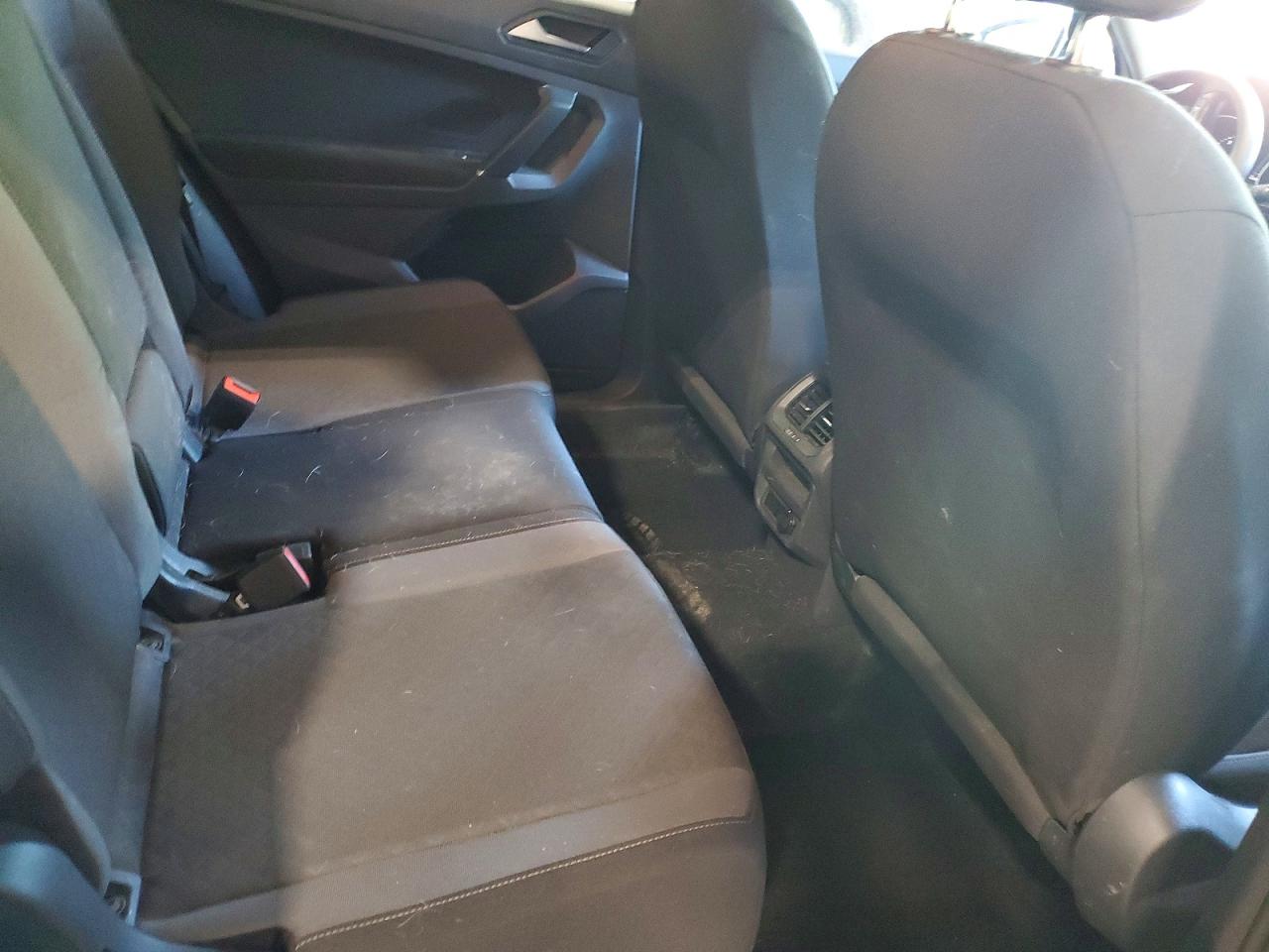 Volkswagen Tiguan S