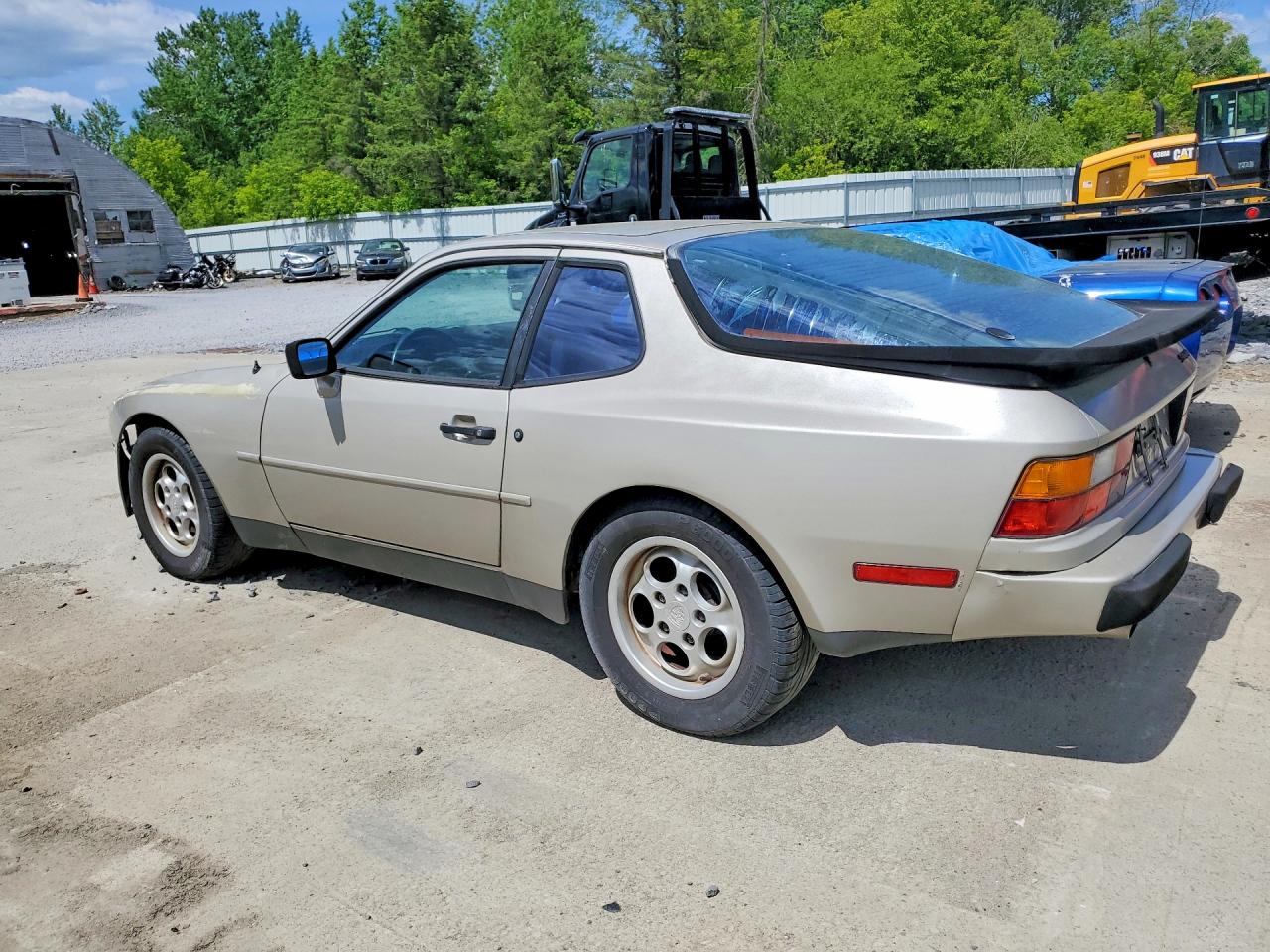 Porsche 944