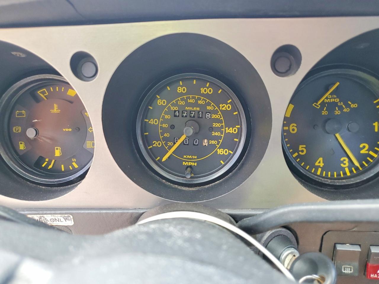 Porsche 944