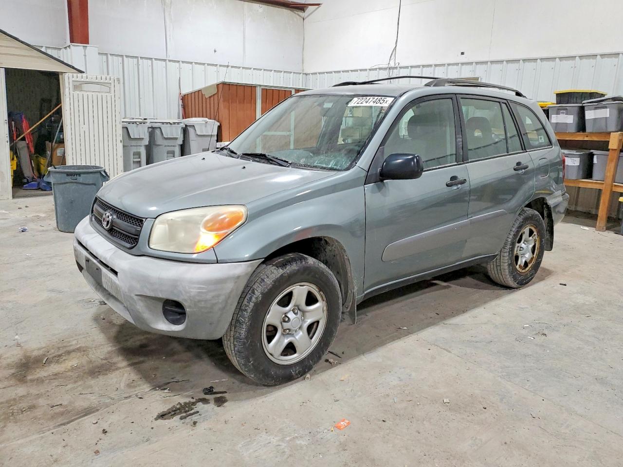 Salvage Toyota RAV4 Image