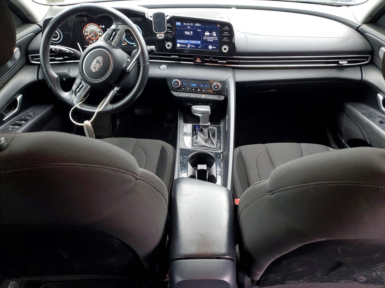 Hyundai ELANTRA Sel