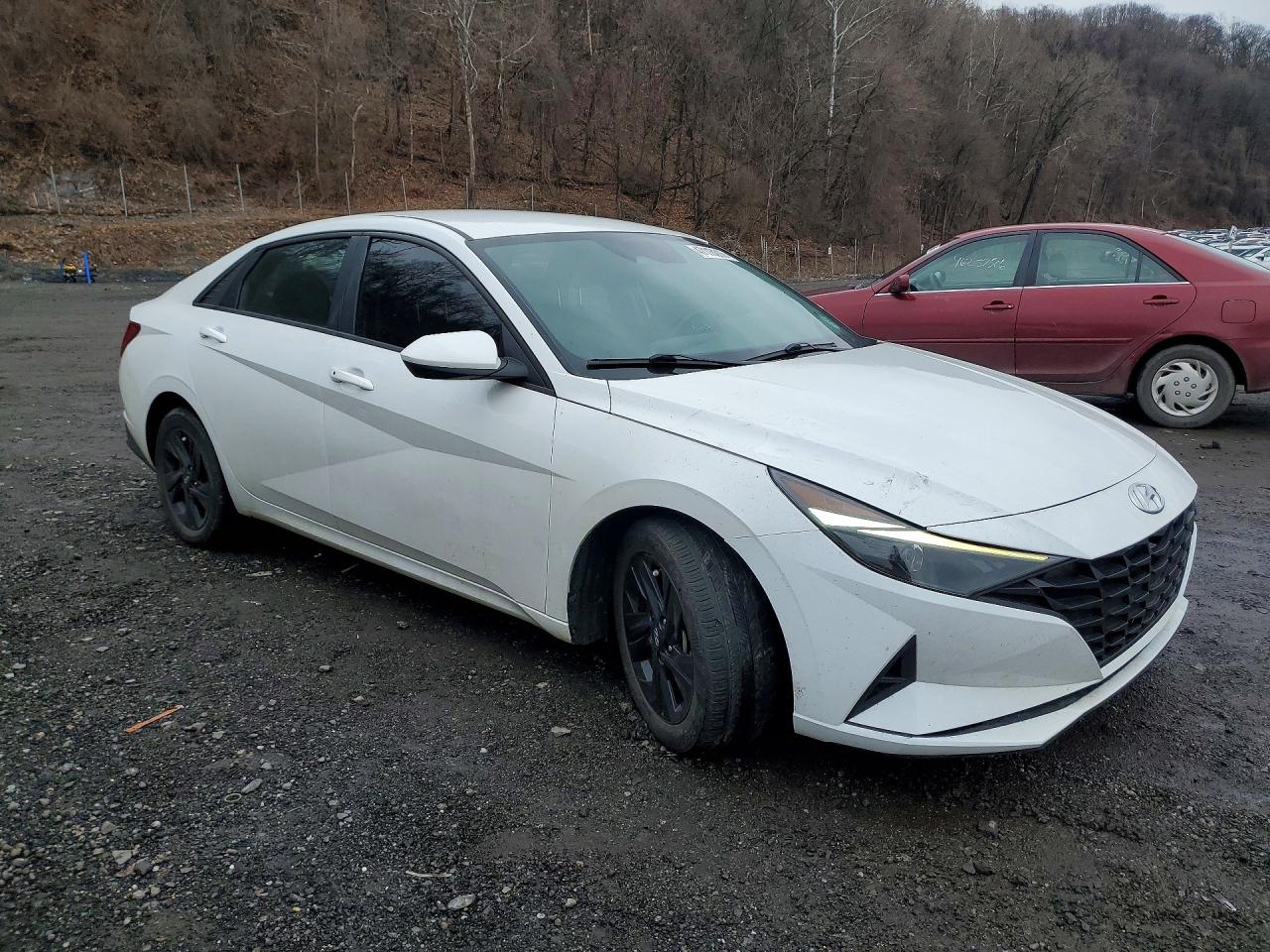 Hyundai ELANTRA Sel