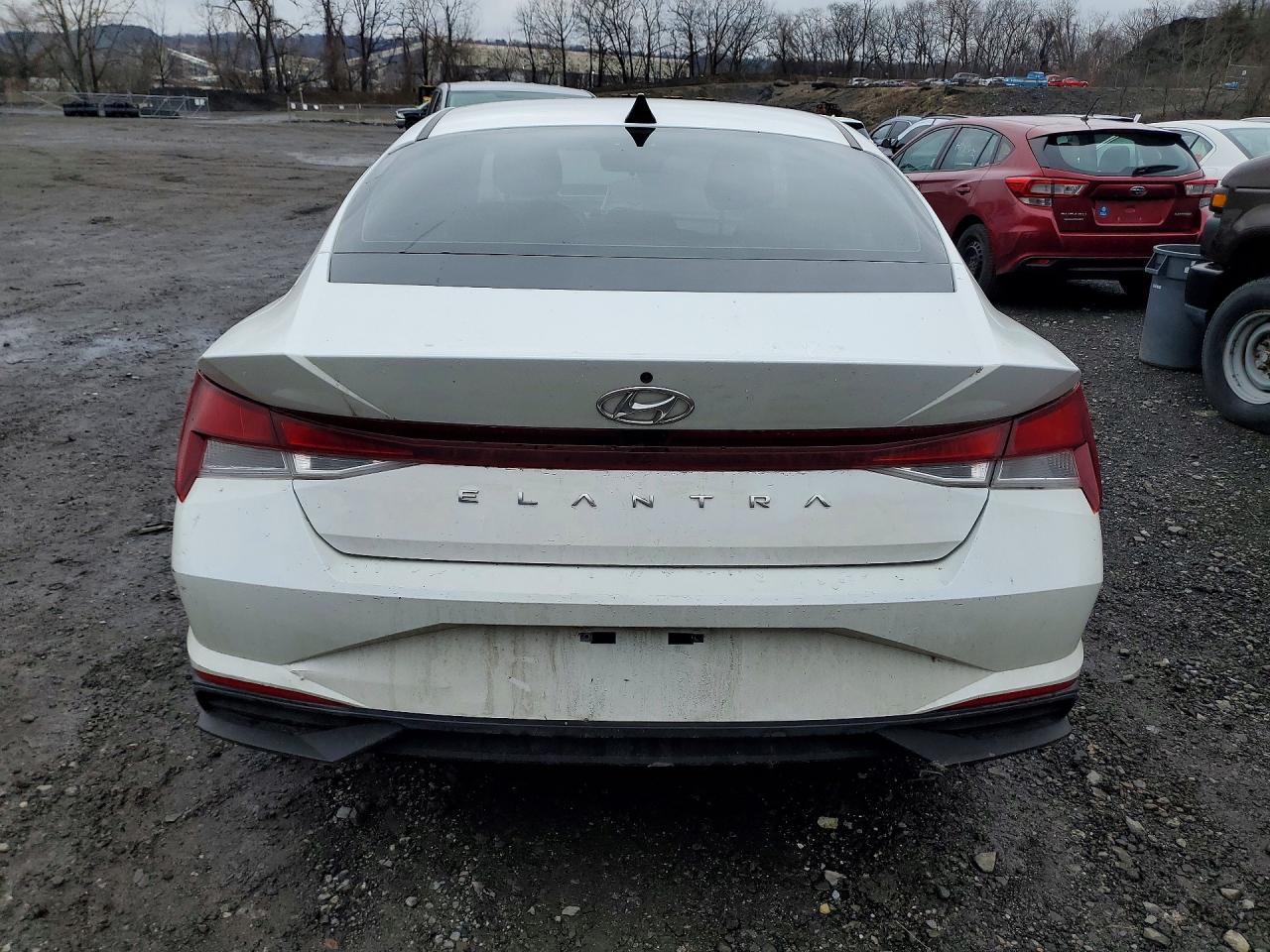 Hyundai ELANTRA Sel