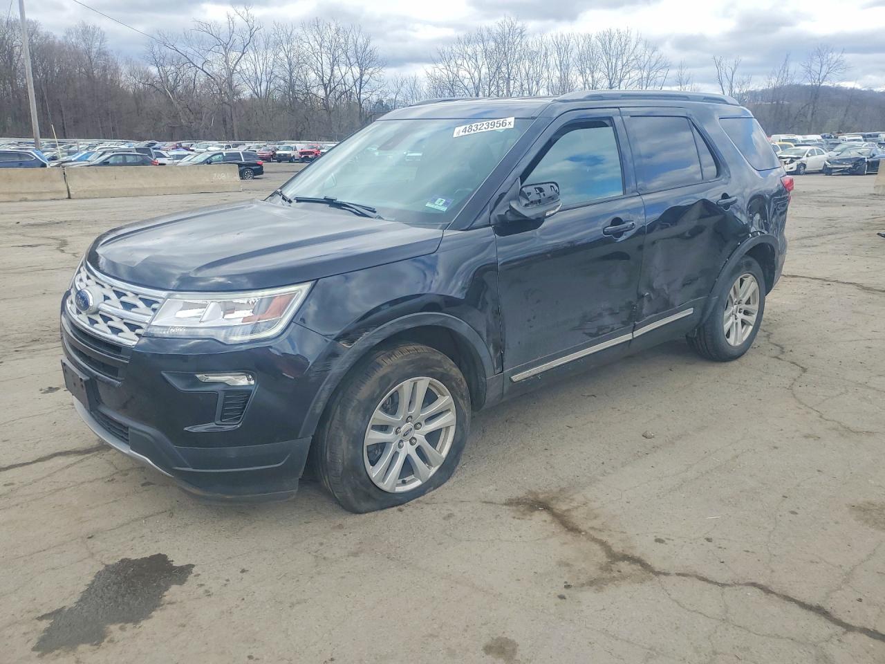 Salvage Ford Explorer Image