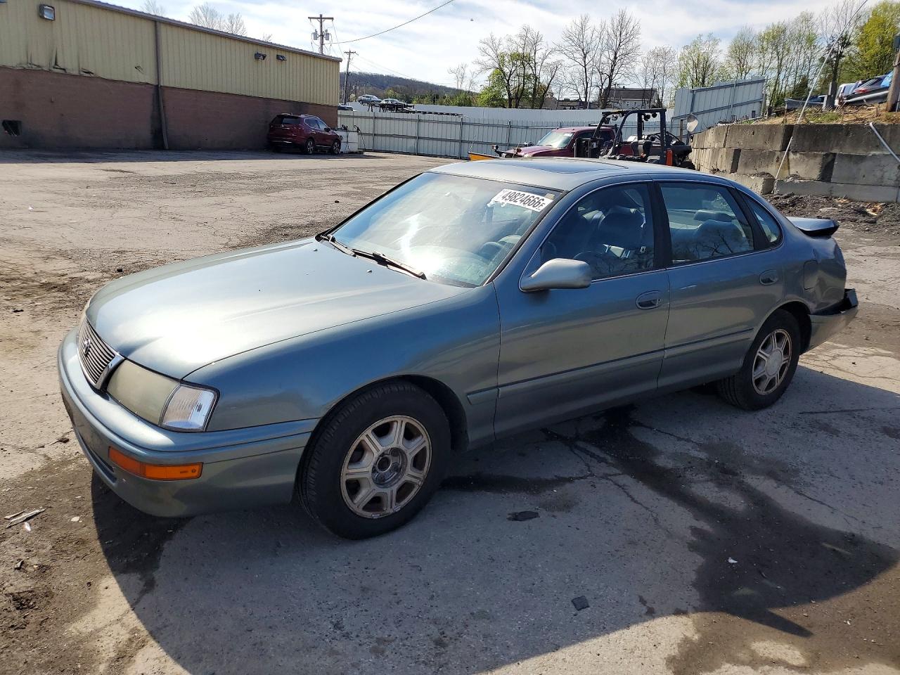 Salvage Toyota Avalon Image