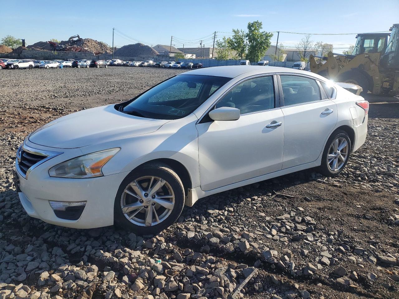 Salvage Nissan Altima Image
