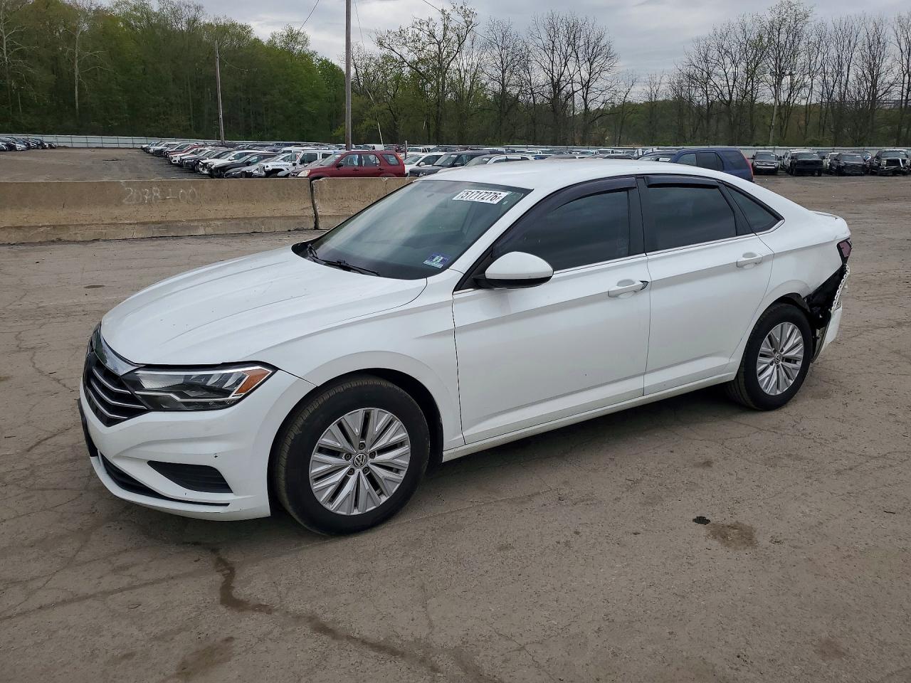 Salvage Volkswagen Jetta Image