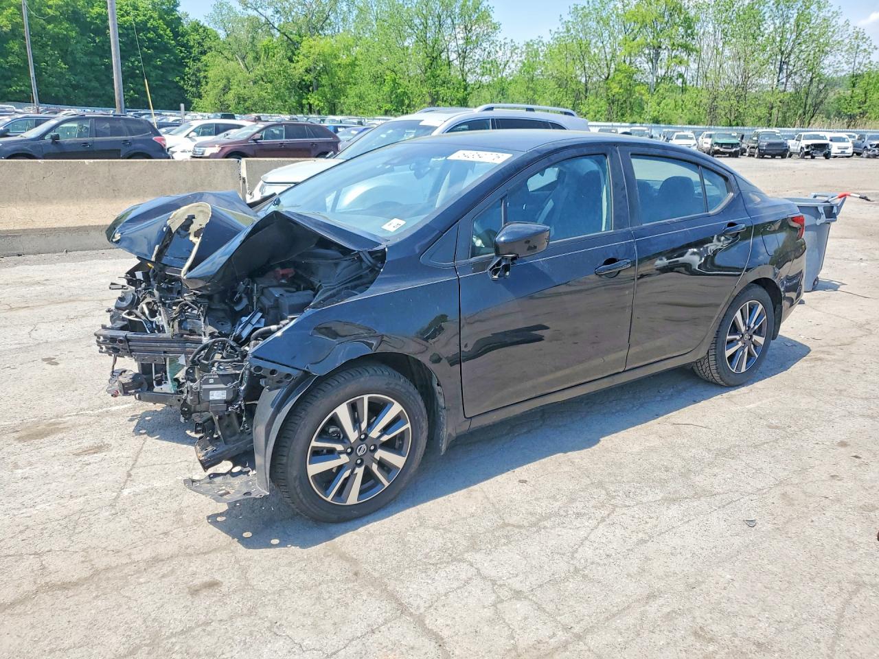 Salvage Nissan Versa Image