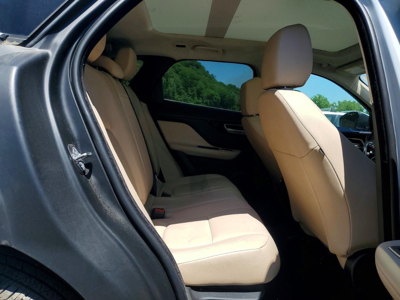 Jaguar F-PACE Premium