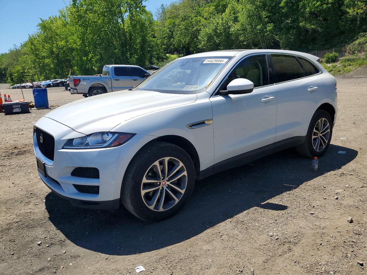 Salvage Jaguar F-PACE Image