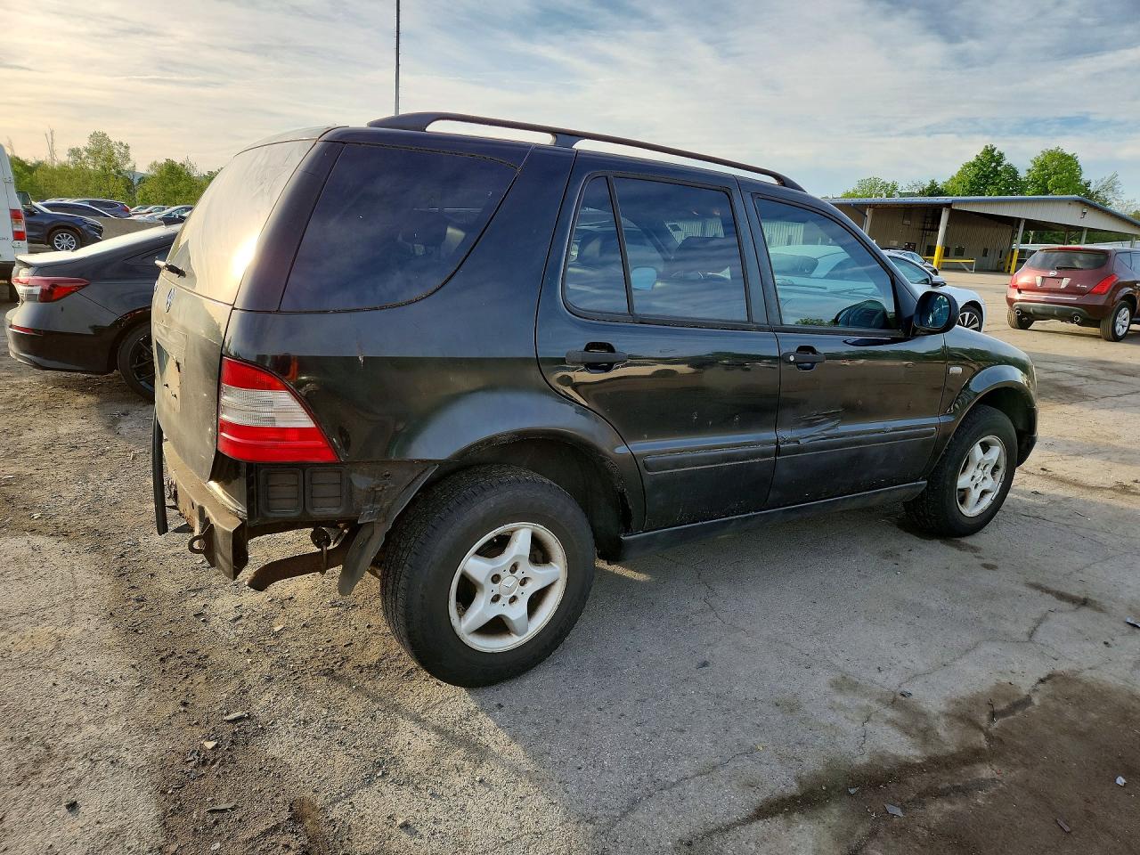 Mercedes-Benz M-Class 320