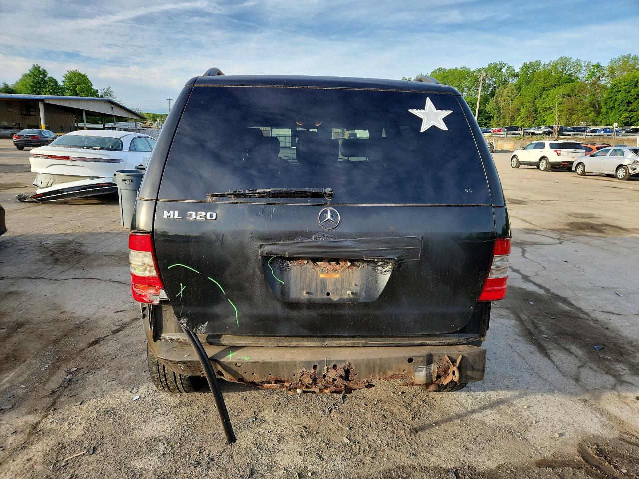 Mercedes-Benz M-Class 320