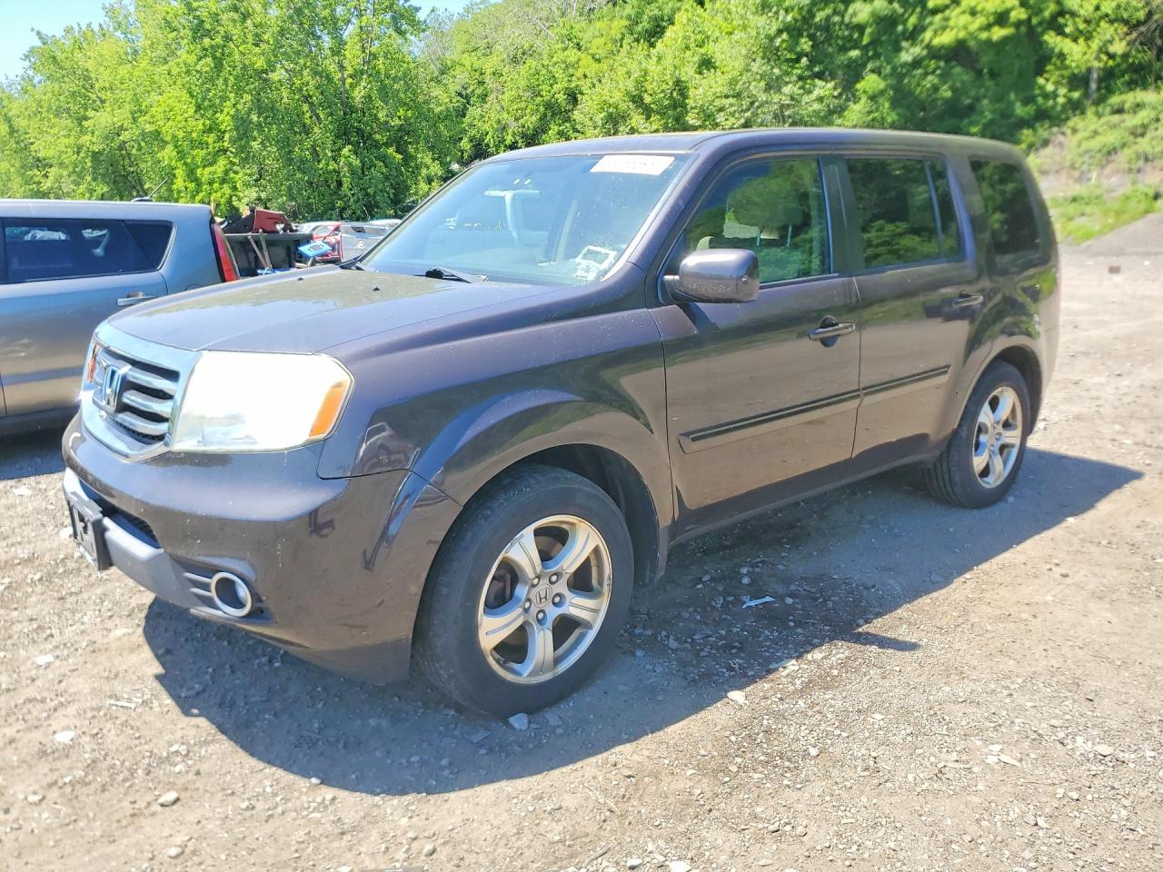 Salvage Honda Pilot Image