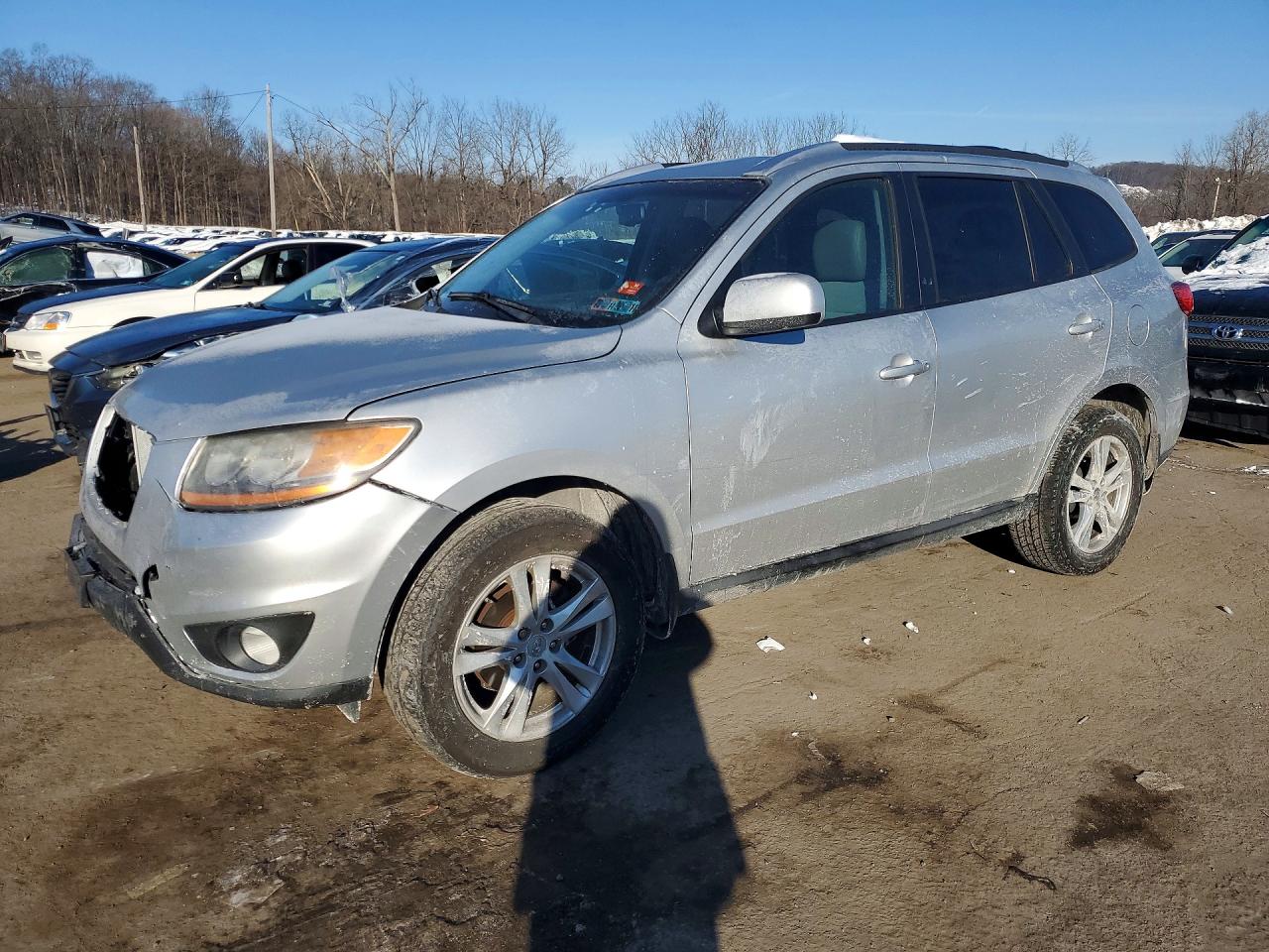 Salvage Hyundai SANTA FE Image