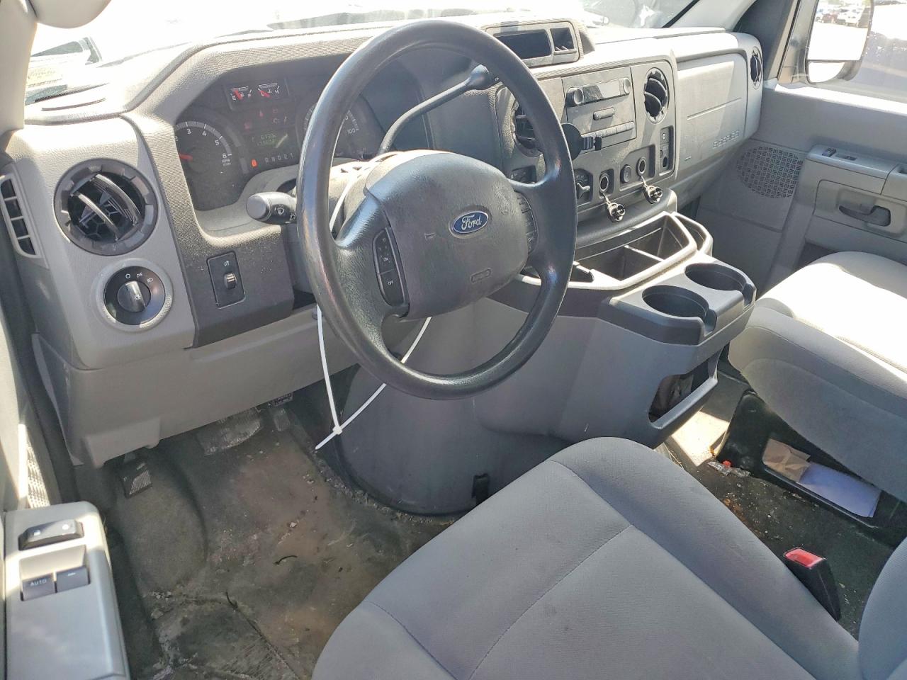 Ford Econoline E250 Van
