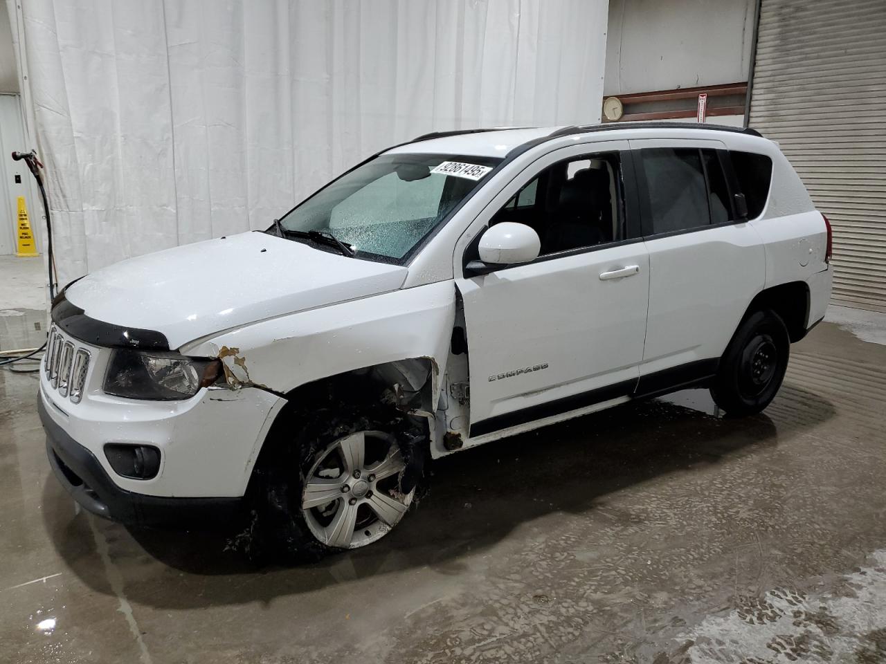 Salvage Jeep Compass Image