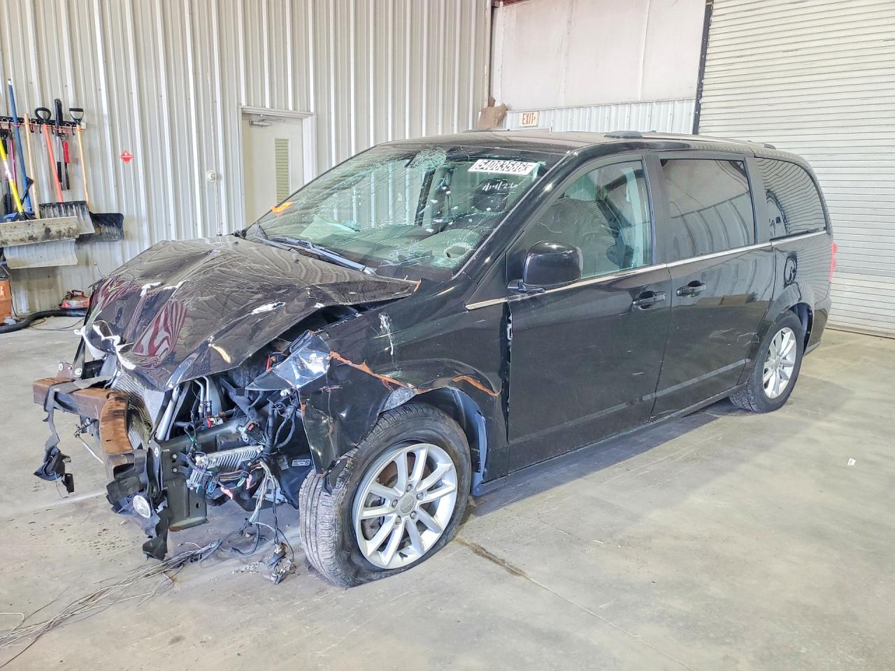 Salvage Dodge Caravan Image