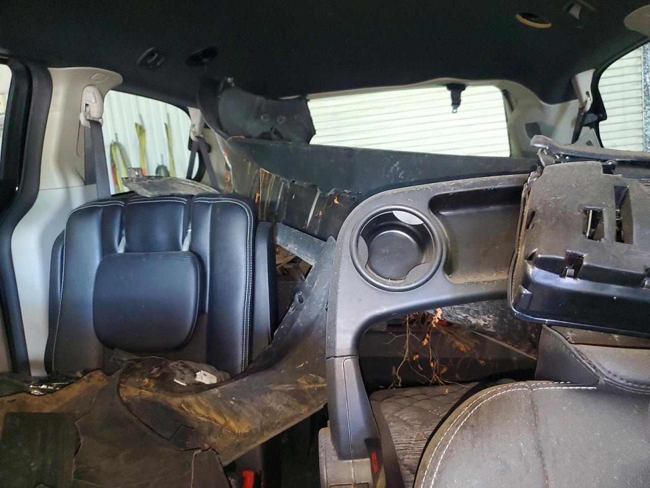 Dodge Caravan Sxt