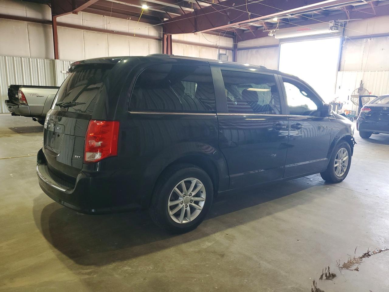 Dodge Caravan Sxt