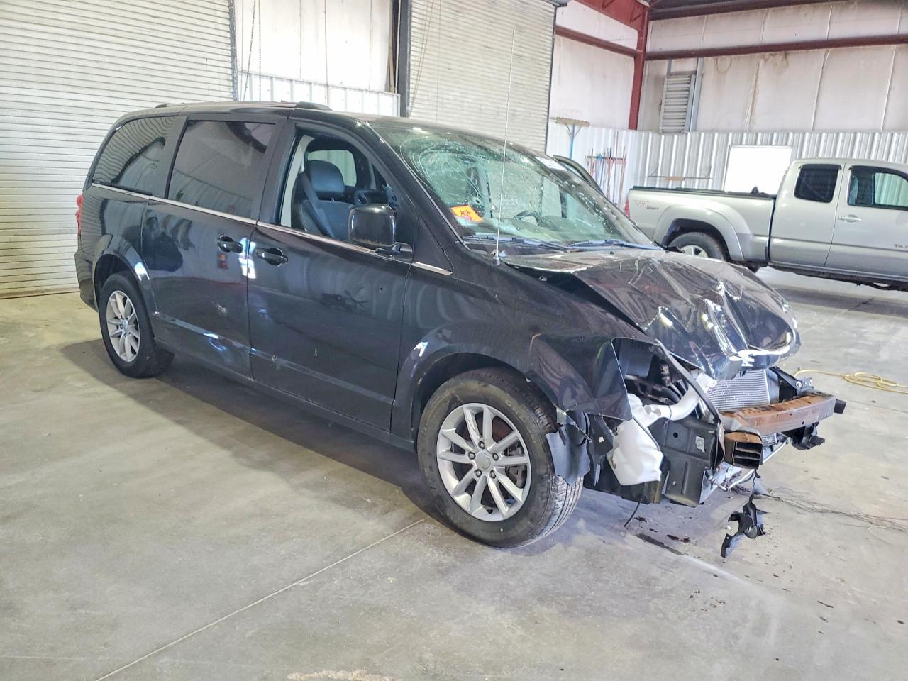 Dodge Caravan Sxt