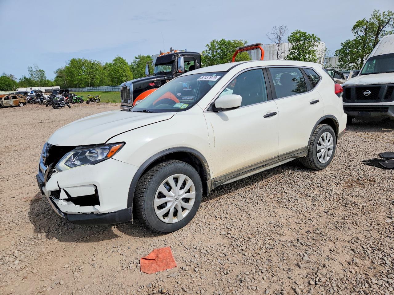 Salvage Nissan Rogue Image